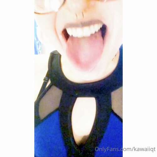 Kawaiiqt – 02 07 2020 492694083 – That Wet Tongue Stuff You Guys Like Tongue Dancing And Ahegao Post 1080p - Cover