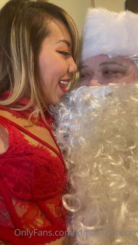Kimberlychixxx – 06 12 2020 1399097274 – Who S Wants To Be My Santa Daddy And Grant My Amazon Wish List Or Send Me An Amaz 1920p - Cover