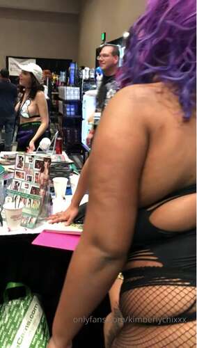 Kimberlychixxx – 02 02 2019 21362294 – Me Making Out With Ladybug And Playing With Her Big Titties 720p - Cover