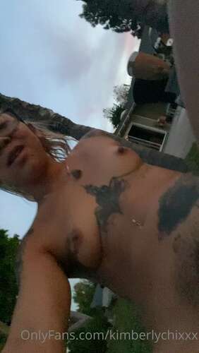 Kimberlychixxx – 07 05 2020 293589744 – What A Good Day To Pis Outside 1920p - Cover