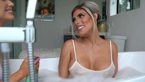 Lacikaysomers – 04 04 2020 29389015 – Bath Tub And Boobs Sexual Q A Shaved Or Not Shaved 1080p - Cover