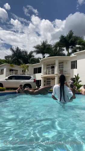 Laura Saenz Onlyfans Sweetlaurasaenz – 03 08 2020 91614571 – Seducing My Friends Video 1920p - Cover