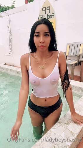 Ladyboyshasha – 04 11 2021 2262258252 – Hi Babes Some More Fun Content For You From My Vacation You Want To Come Swim With Me I 1280p - Cover