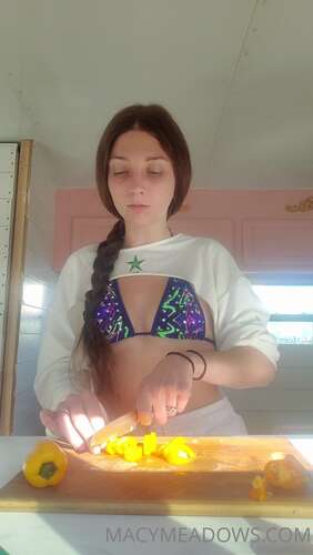 Macymeadows – 08 02 2022 2356671506 – Miami Beach Day In The Life 1920p - Cover