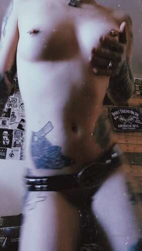 Mallorymaneater – 29 02 2020 164679573 – Let S Play A Game Anybody Know Who Sings This 1920p - Cover