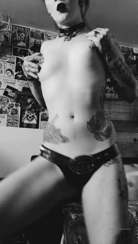 Mallorymaneater – 29 02 2020 164662671 – Happy March 1St Enjoy Me Wiggling To A Song About Goth Bitches Like Me 1920p - Cover