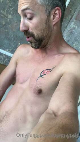 Lutrosworld – 04 10 2022 2446931946 – I Shake My Cock With This Soft Blanket 1 1920p - Cover