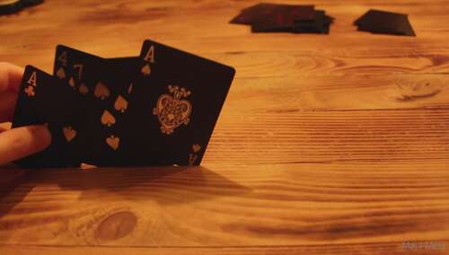 Maja – Meer 20 11 2021 2279869818 – Was Habe Ich Da Wohl Unter Dem Tisch Gemacht Als Die M Nner Karten Gespielt Habe 1088p - Cover