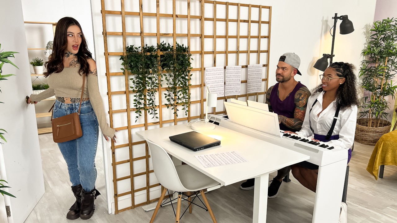 Crazy College GFs - Barbie Rous [1080p/SD]