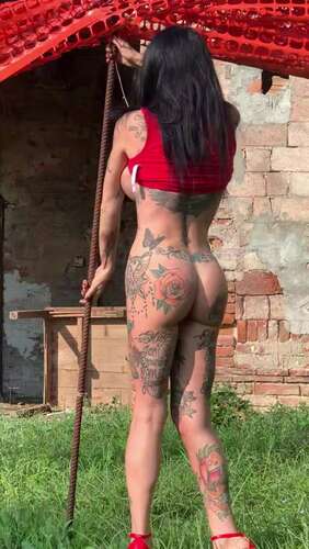 Inky Real – 2019 12 24 111060833 – Naked In The Ruins Of An Abandoned House Do 1920p - Cover