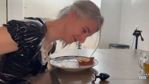 Meesteresnoir – 30 01 2023 2759140247 – Food Play With Noortje Full Movie A Humiliating Session With Noortje Where She Had To Eat Cake Wit 1080p - Cover