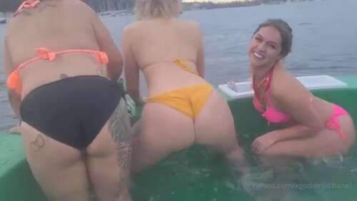 Iworshipavaonyx – 05 02 2021 2019510319 – Shaking Our Heavenly Asses On A Hot Tub Boat Sluttyspacebrat Mariamischievous 360p - Cover