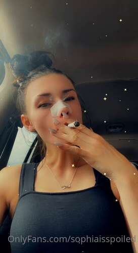 Sophiaisspoiled – 25 05 2022 2466722477 – New Clip You Love Watching Princess Smoke Yo My Ur Cash Away Don T You 1232p - Cover