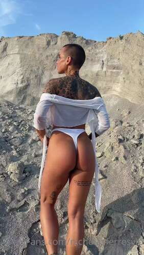 Nicholasferresvip – 05 08 2022 2549078676 – Diepaula Getting Wet It Was Soo Hot Yesterday At Our Outdoor Shoot So We Used A Little Water T 1918p - Cover