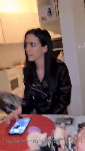 Nikkifo95095343 – – 02 11 2021 2263395602 Szerintetek Milyen Ez Egy Kicsit A M Sik Oldalam Akit Be Szeretn K Nektek Mutatni El Loco N Ven S 656p - Cover