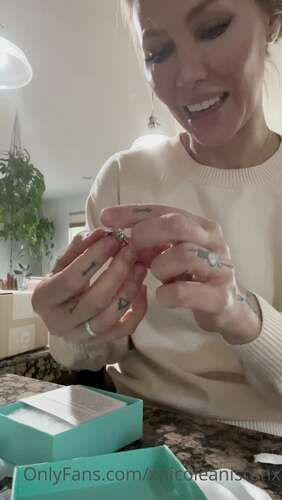 Xnicoleanistonx – 2022 01 19 0Gyjs7H2Pv8Io6Usuwf25 Source 1920p - Cover