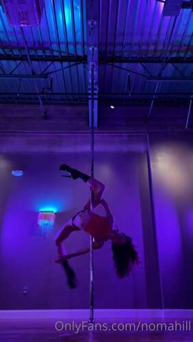 Nomahill – 04 07 2022 2510366399 – This Is What It Looks Like When I M Working On Something 1920p - Cover