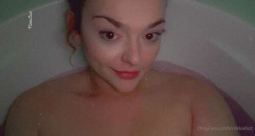 Nikkieliot – 23 02 2022 2373073143 – Bath Bomb Kinda Night Tittytwosday 656p - Cover