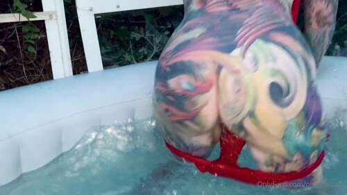 Piggymouth – 20 05 2020 340602605 – Late Night Dance In The Hot Tub 1080p - Cover