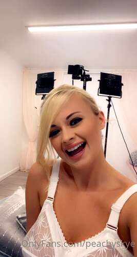 Peachyskye – 16 09 2021 2221902415 – I Actually Filmed This 2 Days Ago But Completely 1232p - Cover