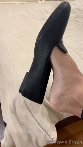 Princess Enola – 09 09 2020 865618926 – My New Flats Are Like A Sweat Box Btw I M Selling My 4 Yo Flats… Heavy Used Dm 1920p - Cover