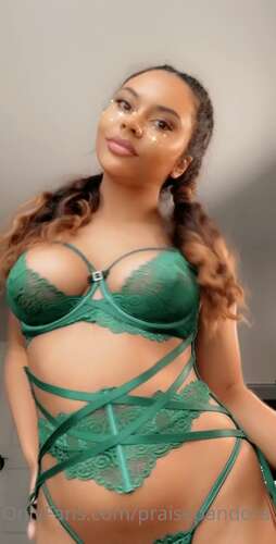 Praisepandora – 11 05 2020 309608391 – Listening To Afrobeats Vaping Enjoying The Sun 1232p - Cover