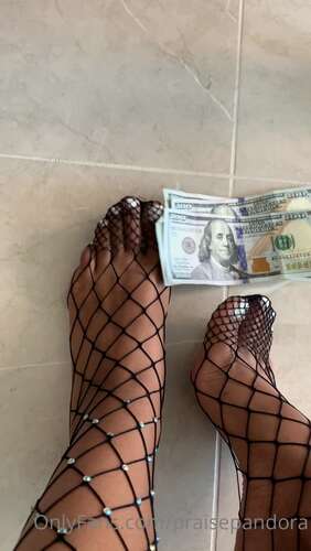 Praisepandora – 02 07 2020 492260640 – Bitchboy Lays Money My Perfect Princess Feet 1920p - Cover
