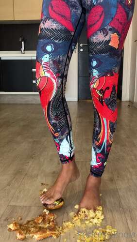 Princess Enola – 03 09 2020 828968259 – Did You See The Crushed And Smashed Donuts Pics You D Love This Clip I Ll Make You Eat 1920p - Cover