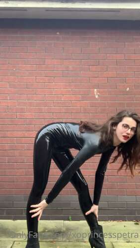 Xoprincesspetra – 11 12 2020 1417928460 – Even The Birds Are Whistling At Me 1920p - Cover