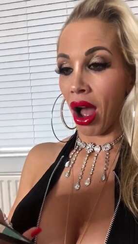 Rebeccamoreuk – 11 01 2019 19676404 – The Deliveroo Boy…. 720p - Cover