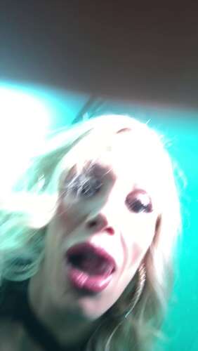 Rebeccamoreuk – 08 10 2018 14400847 – Wetting Myself On Set 1280p - Cover