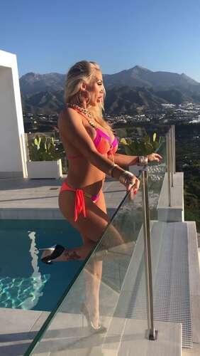 Rebeccamoreuk – 01 01 2019 18938561 – Hey Boys What A View…. I M Horny As Fuck Here By My Pool In My Pink And Orange Bikini 1280p - Cover
