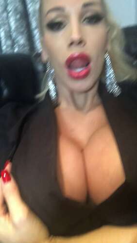 Rebeccamoreuk – 07 11 2018 15785983 – Latex Corset Skirt Fuck Me Boots… 1280p - Cover