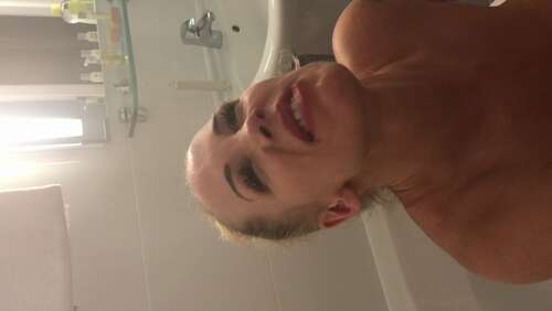 Rebeccamoreuk - 19 06 2018 10529665 - I Do Some Of My Best Work In The Bath... Brand New Bj Happy Ending Bath Time Fun 720p - Cover