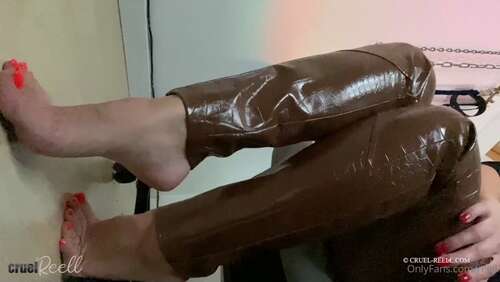 Reell – 17 05 2022 2435603194 – Custom Clip Smoking Highheels Dipping Barefoot Soles Ignore Arrogant 1080p - Cover