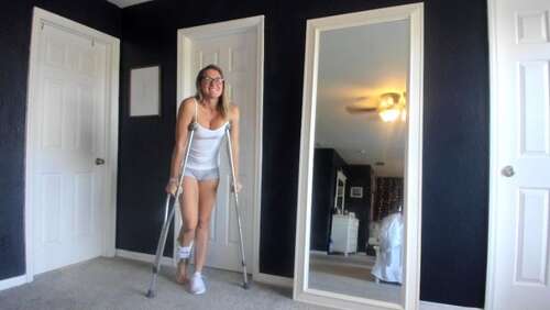 LauranVickers – FAKE Injured Ankle 540p - Cover