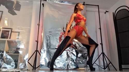 MahoganyQen – Join me in shiny backstage MahoganyQen 1080p - Cover