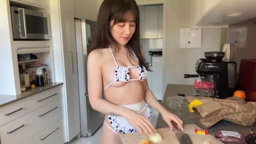 wasianbby20 – Free Cooking Dinner with Luna While Wearing a Tiny Bikini 2160p - Cover