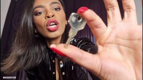 MahoganyQen – Oddaj kluczyk w moje rece MahoganyQen 1080p - Cover