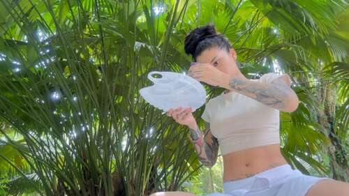 Jessica Alvarez – Painting outdoors 1080p - Cover