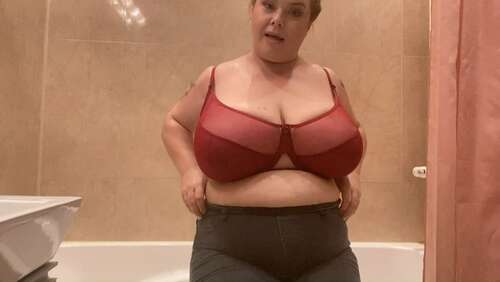 RoxanneMiller – Caught spying mommy s shower 1080p - Cover