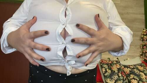 RoxanneMiller – A very tight shirt is about to be ripped 1080p - Cover