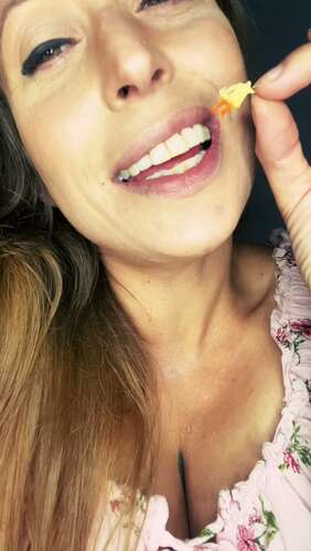 QueenMotherSoles – Eat Shrink Son 1920p - Cover