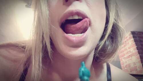 QueenMotherSoles – Upskirt Giantess Big Boobs Tiny Man 1080p - Cover