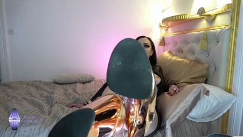 AnouschkaFemmeFatale – CUM ON PERVERT – MY GOLDEN PLATFORM HEEL 1080p - Cover