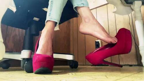 QueenMotherSoles – Shoe Dangle Red Heels 720p - Cover