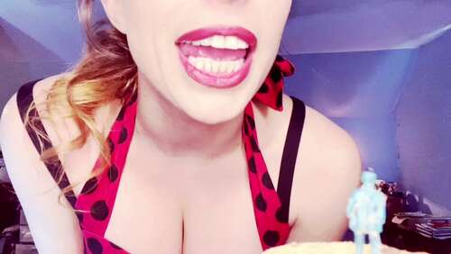 QueenMotherSoles – Mommy Shrink Son Valentine 1080p - Cover