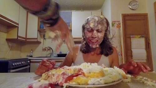 Wamgirlx – Messy Cake Face 1080p - Cover
