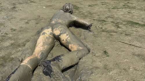 Wamgirlx – Estuary Mud Girl Playing In The Nude 1080p - Cover