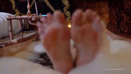 Vivienne lAmour – FEMDOM BATH SLAVE FOOT WORSHIP POV ASMR 1080p - Cover